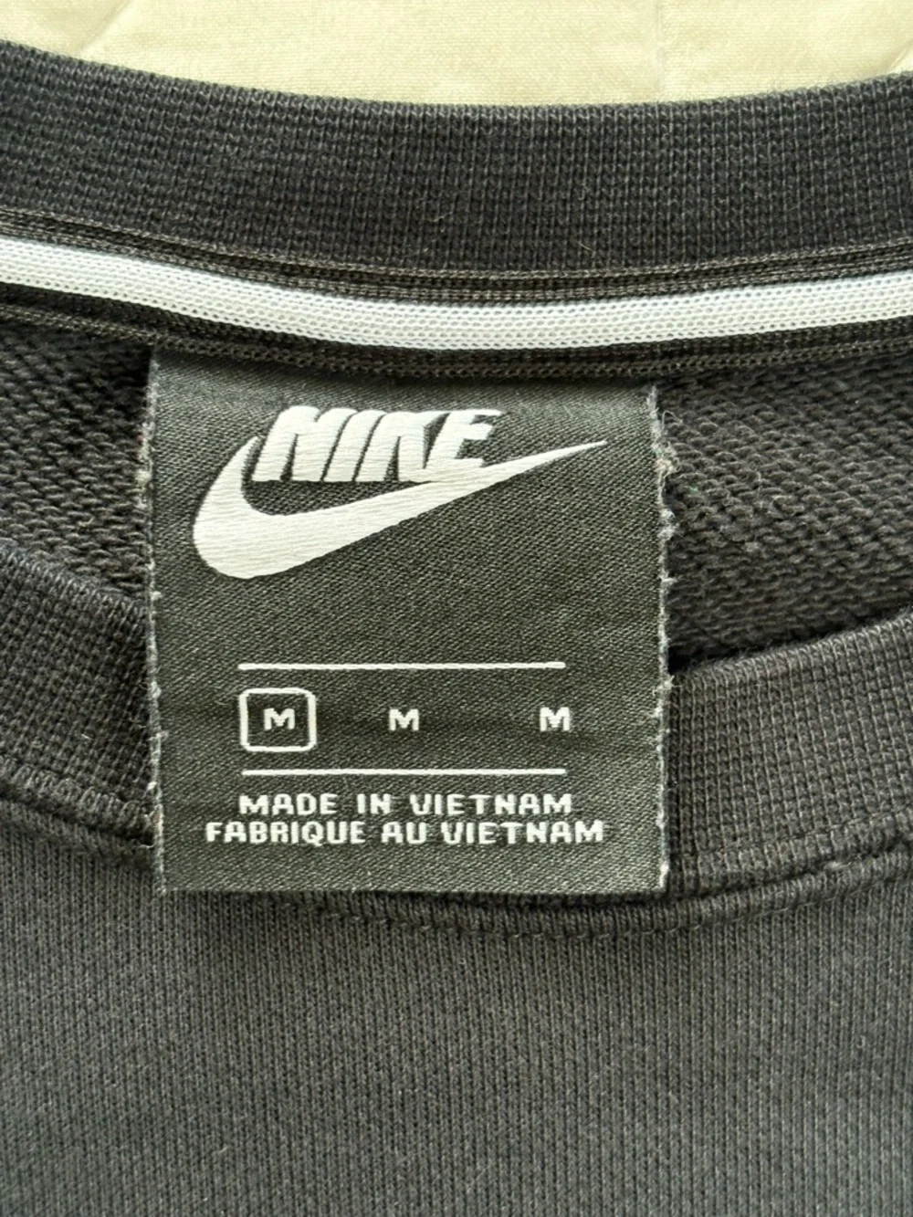 Nike Just Do It Motivational "Fear Of" Graphic Sweatshirt Black Women’s Medium - Picture 2 of 7